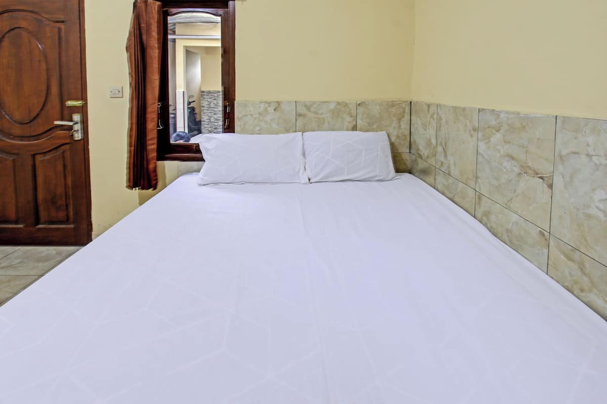 Deluxe Double Room | Desk, laptop workspace, WiFi (free), bed sheets