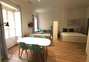 2 bedrooms, in-room safe, desk, iron/ironing board - St. John's guest house in Rome (Roma)