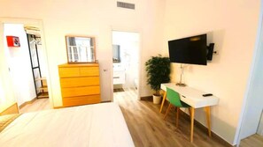 2 bedrooms, in-room safe, desk, iron/ironing board - St. John's guest house in Rome (Roma)