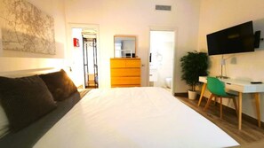 2 bedrooms, in-room safe, desk, iron/ironing board - St. John's guest house in Rome (Roma)