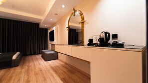 Connecting Family Suite | 客廳 | 電視