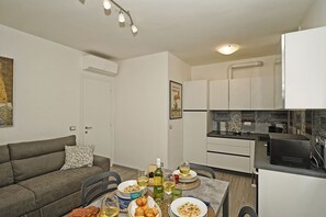 TV - Residence Punta Gro' 2/5 by Wonderful Italy (Sirmione)
