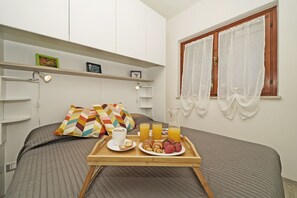 1 sovrum, strykjärn/strykbräda, gratis wi-fi och sängkläder