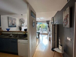 Fridge, microwave, oven, dishwasher - Lovely flat with large terrace and swimming pool AV 08 (Roses)