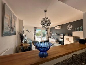 Interior - Lovely flat with large terrace and swimming pool AV 08 (Roses)