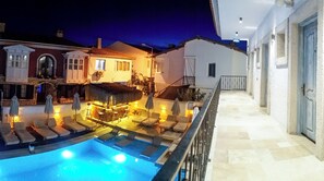 Deluxe Room - Balcony | 1 多间卧室、迷你吧、隔音、免费 WiFi