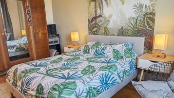 2 Schlafzimmer, Schreibtisch, BĂŒgeleisen/BĂŒgelbrett, Reisekinderbett