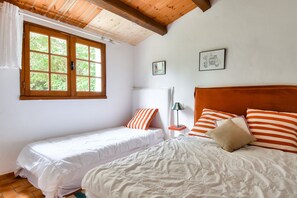 2 camere, ferro/asse da stiro, Wi-Fi gratuito