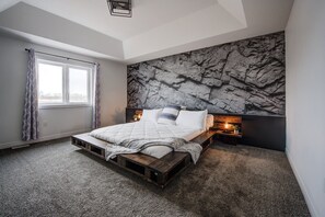 4 bedrooms, desk, iron/ironing board, travel cot