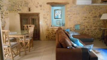 Smart TV, table tennis