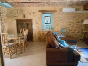 Smart TV, table tennis - Gîte Standing Avec Jacuzzi Privatif (Allègre-les-Fumades)