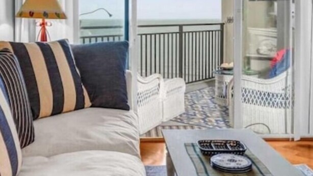 Living area - Spectacular Direct Beach ,Ocean  View 17 floor Romantic Get Away King Bed ! (Myrtle Beach)