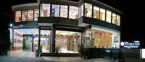 Fachada de la propiedad