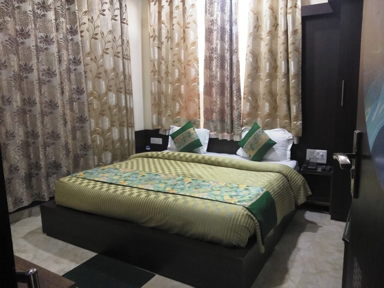 豪華雙人房 | 免費 Wi-Fi、床單