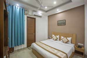 Deluxe Room - Hotel Surya Palace (Noida)