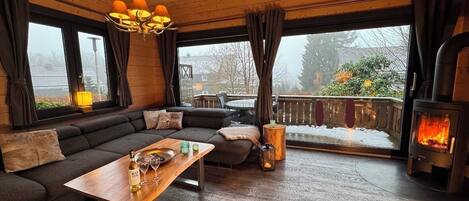 Smart-tv en een open haard