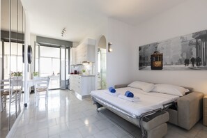 Panoramic Apartment | Living area | Smart TV - notaMi - La Veranda (Milan)