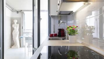 Panoramic-Apartment | Eigene Küche | Großer Kühlschrank, Mikrowelle, Herdplatte, Geschirrspüler