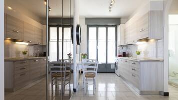 Apartament panoràmic | Sala d'estar | Televisor intel·ligent