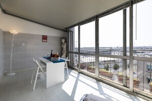 Panoramic Apartment | Living area | Smart TV - notaMi - La Veranda (Milan)