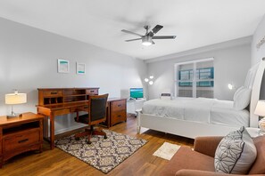 3 bedrooms, internet, bed sheets