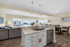 Interior - SUNSET DREAMS at Seaside Beach (Seaside)
