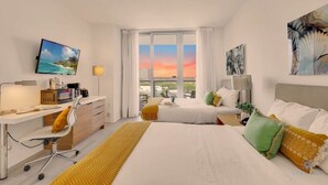 2 bedrooms, desk, iron/ironing board, WiFi - Sunset Oasis: 2BR, Balcony, Pool, Perfect Getaway (Hallandale Beach)
