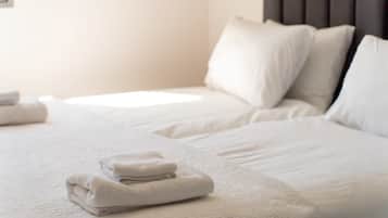 2 habitaciones, tabla de planchar con plancha, cuna de viaje y wifi