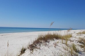 Beach nearby, sun loungers, beach towels