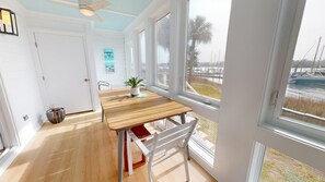 تناول الطعام