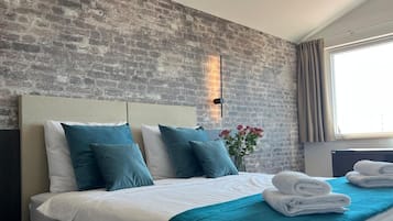 Luxury Double or Twin Room | Desk, free WiFi