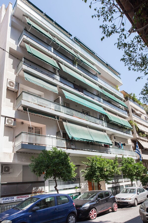 Exterior - Luxury Pireas Stay New 2BR Urban Escape (Piraeus)