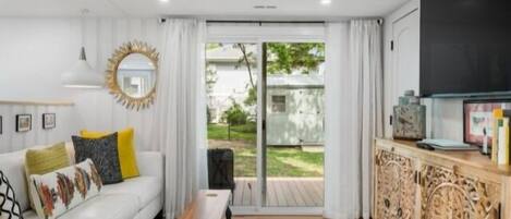 Bungalow, 2 Bedrooms | Living area