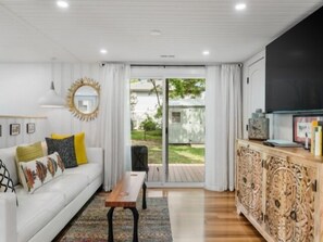 Bungalow, 2 phòng ngủ | Khu phòng khách