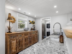 Bungalow, 2 Bedrooms | Private kitchen