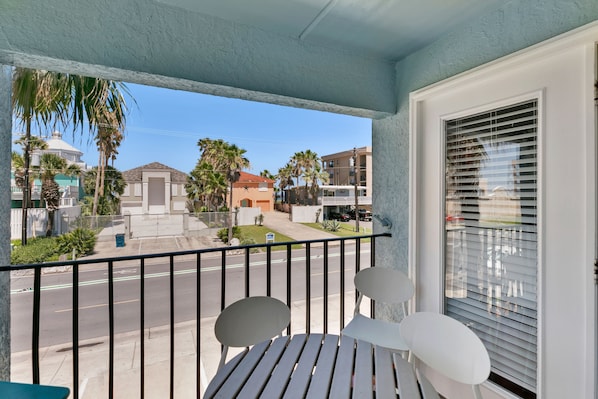 Appart'hôtel, 2 chambres | Balcon