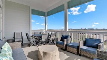 House, 3 Bedrooms | Terrace/patio