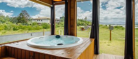 Comfort Bungalow | Tab spa persendirian