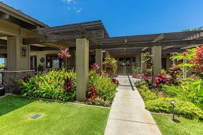 Condo, 1 Bedroom | Property grounds