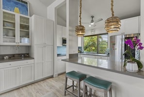 Condo, 1 chambre | Cuisine privée | Réfrigérateur, un four, cafetière-théière, grille-pain