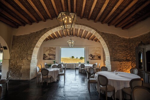 Historic and valuable villa, nestled in the Val di Noto