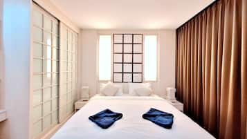 Apartment | 1 bedroom, individually decorated, desk, blackout drapes