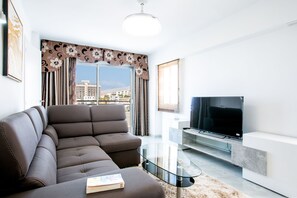 TV - Amaizing 2 bedrooms apartment Great Location Costa Adeje 2 minutes to the beach (Costa Adeje)