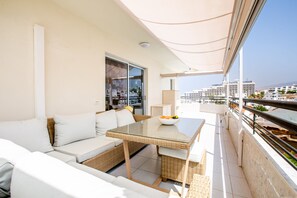 Outdoor dining - Amaizing 2 bedrooms apartment Great Location Costa Adeje 2 minutes to the beach (Costa Adeje)