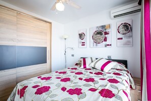 2 habitaciones, tabla de planchar con plancha, wifi y ropa de cama 
