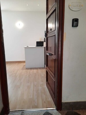 Reception - Via Salvatore Meccio (Palermo)