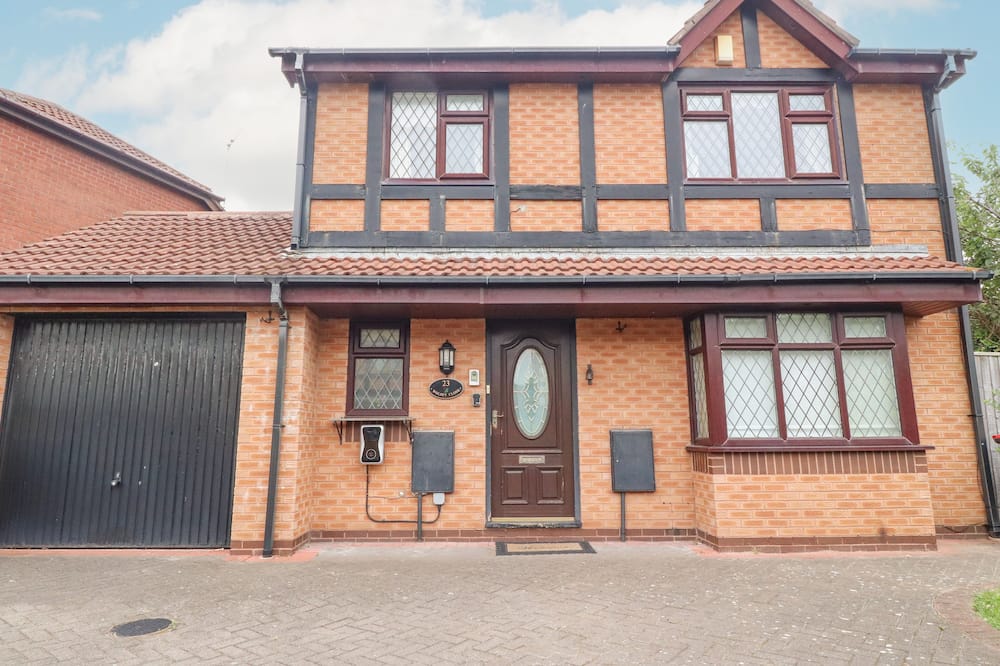 23 WOLSEY CLOSE, character holiday cottage in Cleveleys