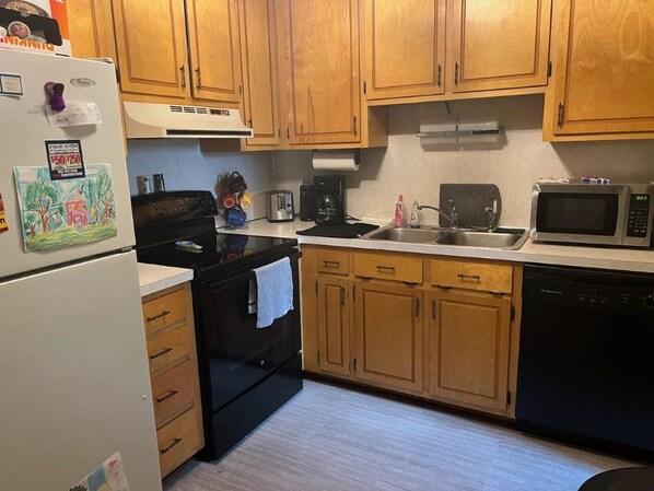 Refrigerador, microondas, horno y tostadora 