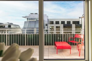 2 Bedroom Apartment | Terrace/patio