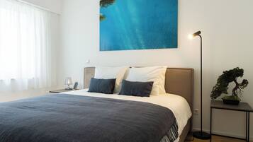 2 Bedroom Apartment | Didekorasi berbeda-beda dan dilengkapi dengan perabotan berbeda-beda